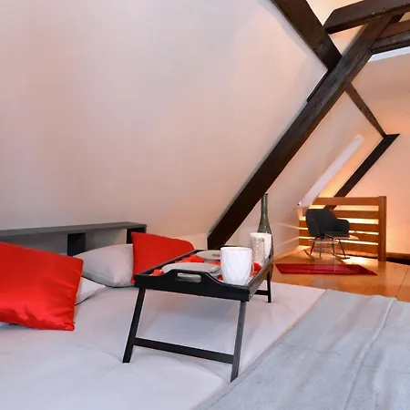 L'elegant De La Petite Venise Apartment